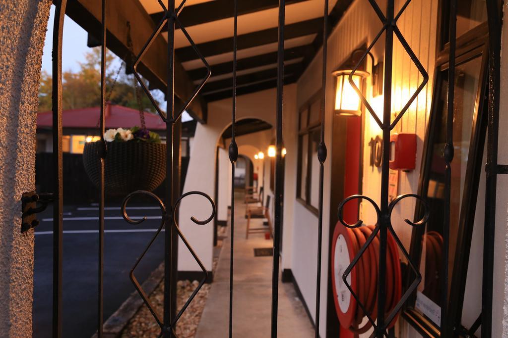 Papakura Motor Lodge & Motel Екстериор снимка