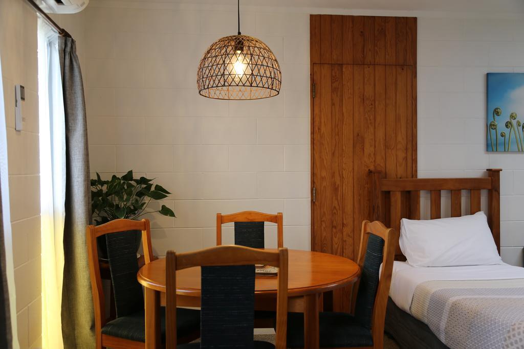 Papakura Motor Lodge & Motel Екстериор снимка