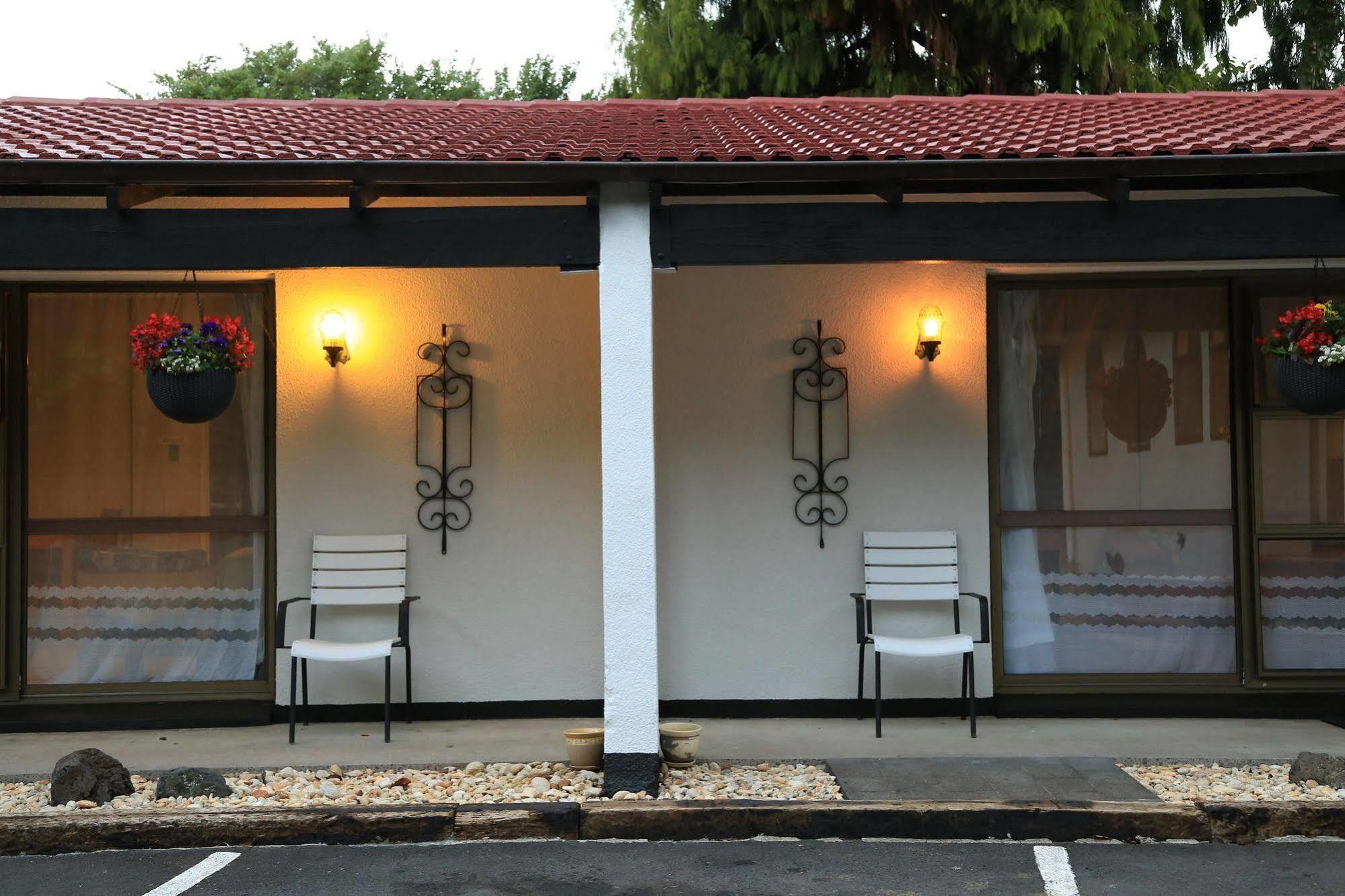 Papakura Motor Lodge & Motel Екстериор снимка