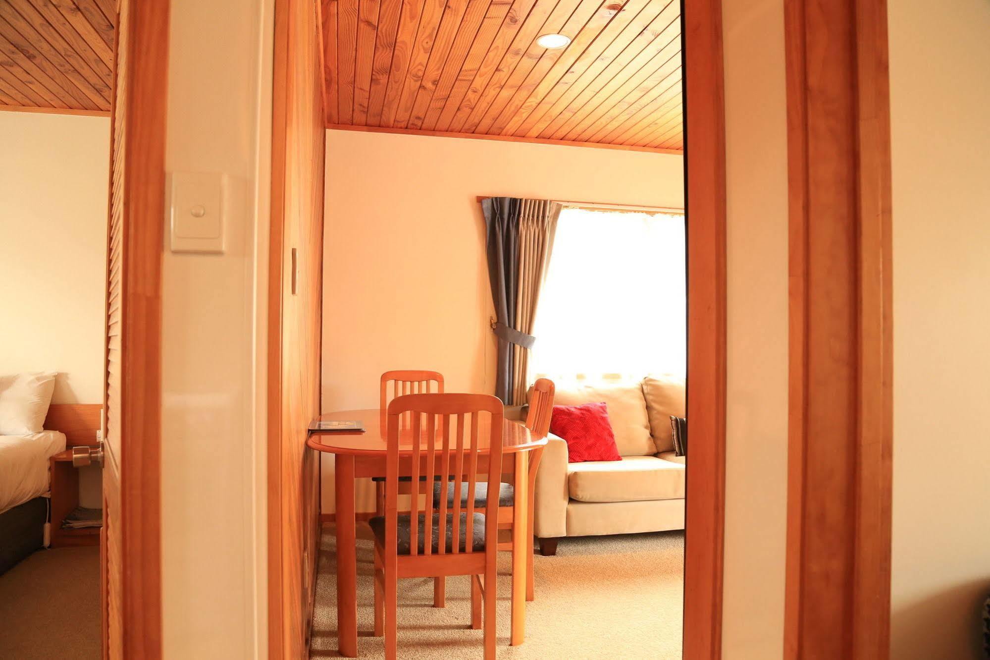 Papakura Motor Lodge & Motel Екстериор снимка
